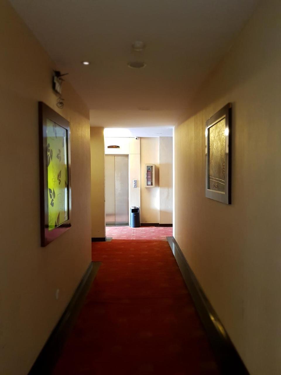 Scarlet Dago Hotel Bandung Eksteriør billede